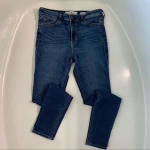 Hollister High Rise Super Skinny size 7
